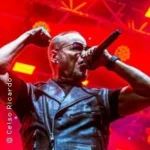 Tim Ripper Owens in Freiburg im Breisgau (16 km von Naturgarten Kaiserstuhl)